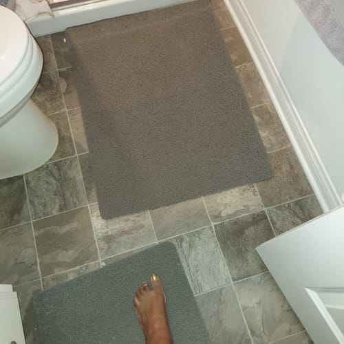 Customer photo review of Non-Slip Shower Mat
