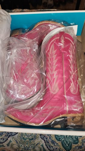 Customer photo review of Lane Ladies Lexington Hot Pink Western Boots LB0488K
