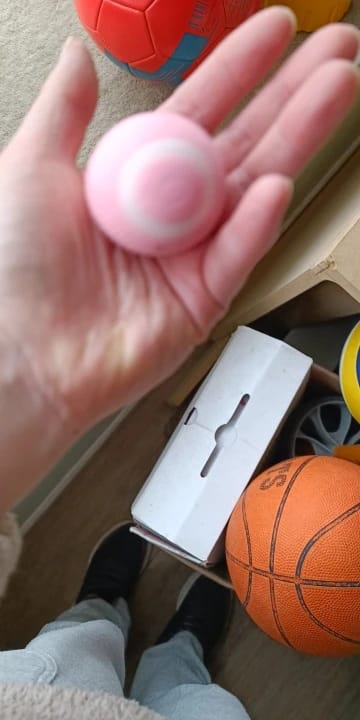 Customer photo review of Cat Interactive Electronic Automatic Rolling Magic Ball Toy: Self-moving Kitten Electric Ball for Cat Training