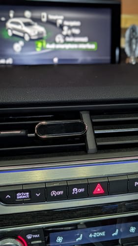 Customer photo review of Smul™ Black Metal Car Diffuser Starter-Kit