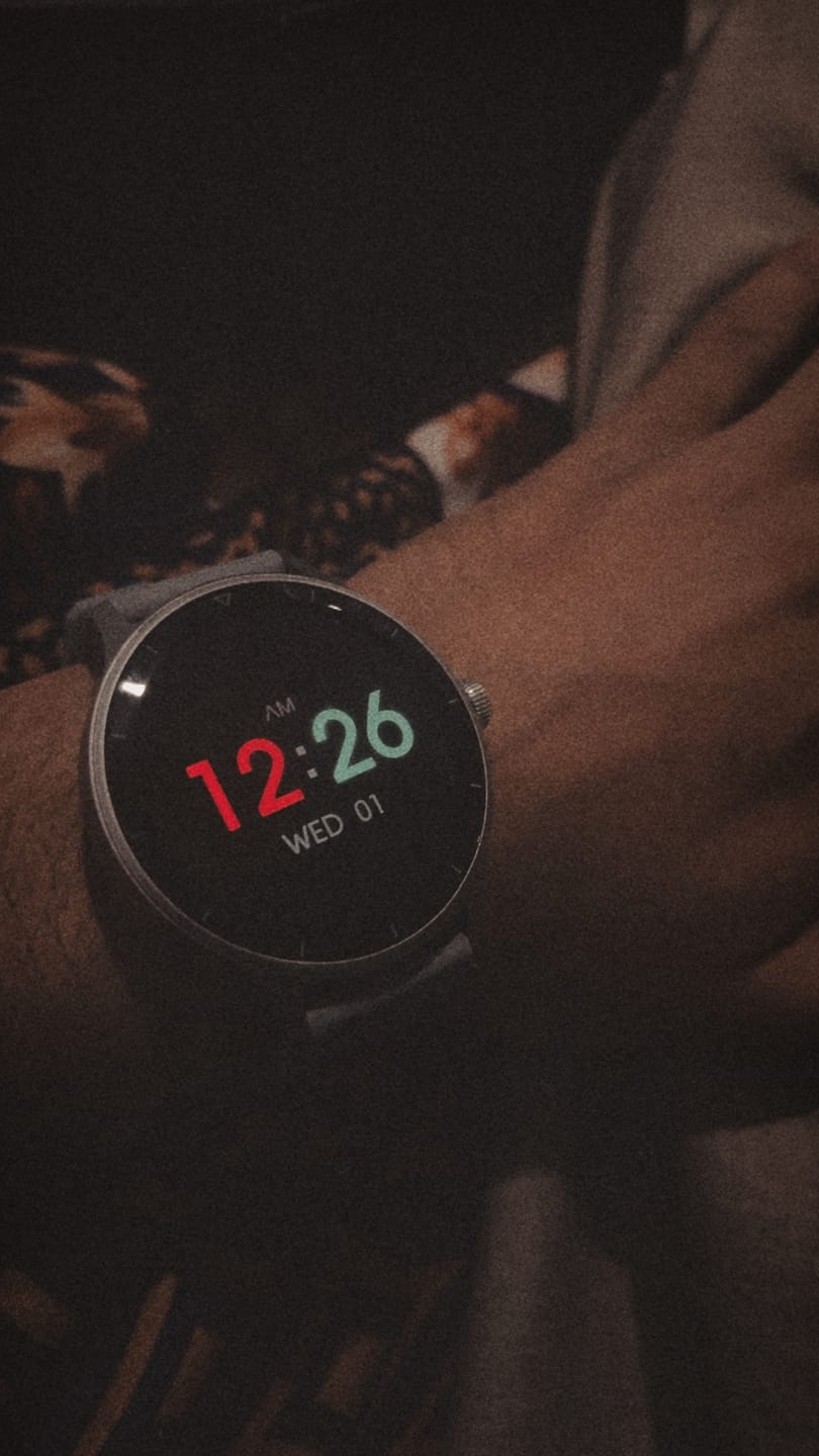 Customer photo review of SVESTON LEGEND SMARTWATCH