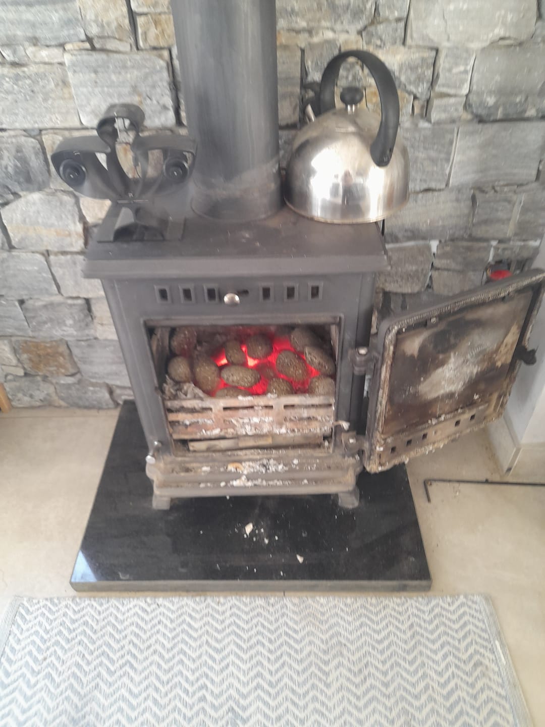 Customer photo review of Glo Therm Smokeless Coal (1 Tonne) 50 x 20kg Bags