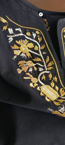 undefined review of Тениска с V-деколте "Дърво на живота" image 1 out of 1