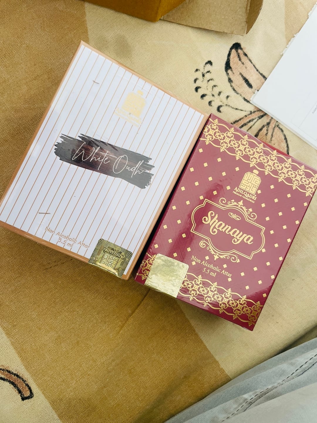 Customer photo review of 2 Pcs Attar Set Shanaya And White Oudh 5.5 Ml Each