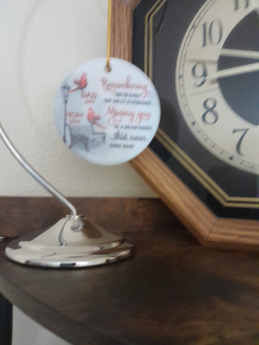 Customer photo review of Cardinals Winter Memorial Personalized Circle Ornament