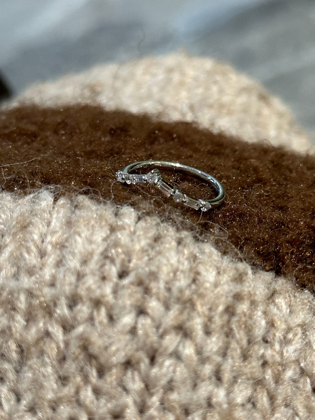 Customer photo review of Louily Exclusive V-shaped Design Half Eternity Wedding Band