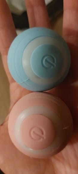 Customer photo review of Cat Interactive Electronic Automatic Rolling Magic Ball Toy: Self-moving Kitten Electric Ball for Cat Training