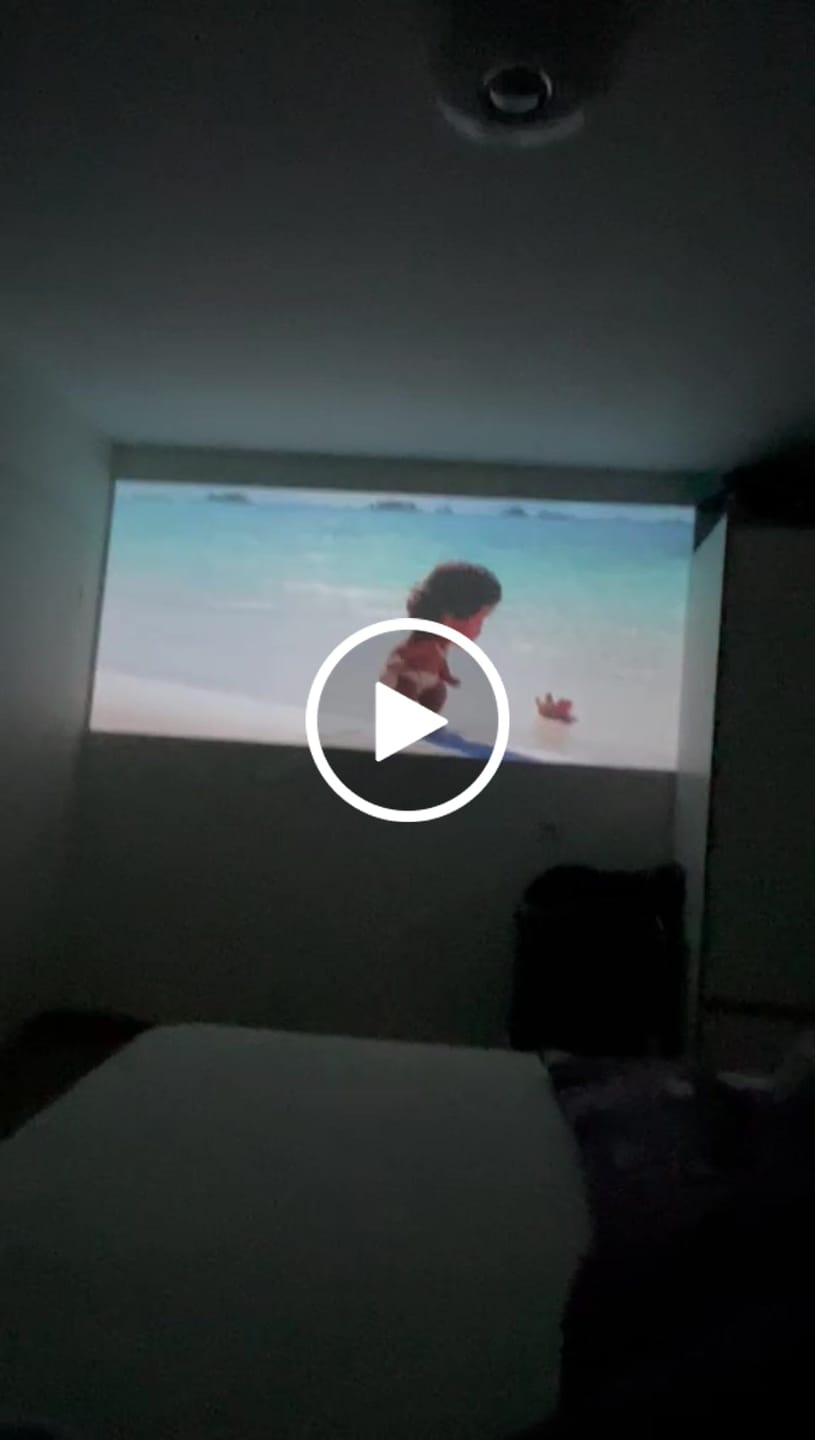 Customer video review of FeliFlixPro™ 2.0 Heimkino Projektor