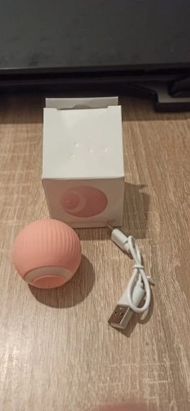 Customer photo review of Cat Interactive Electronic Automatic Rolling Magic Ball Toy: Self-moving Kitten Electric Ball for Cat Training