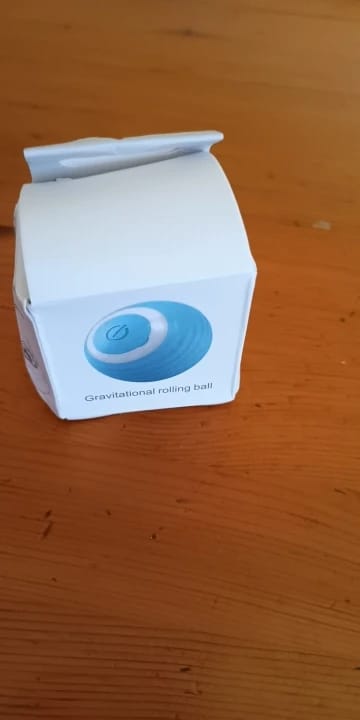Customer photo review of Cat Interactive Electronic Automatic Rolling Magic Ball Toy: Self-moving Kitten Electric Ball for Cat Training