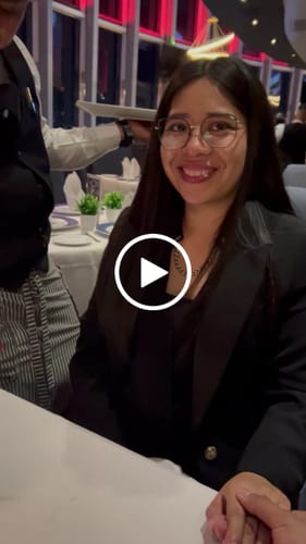 Customer video review of Cena Romántica