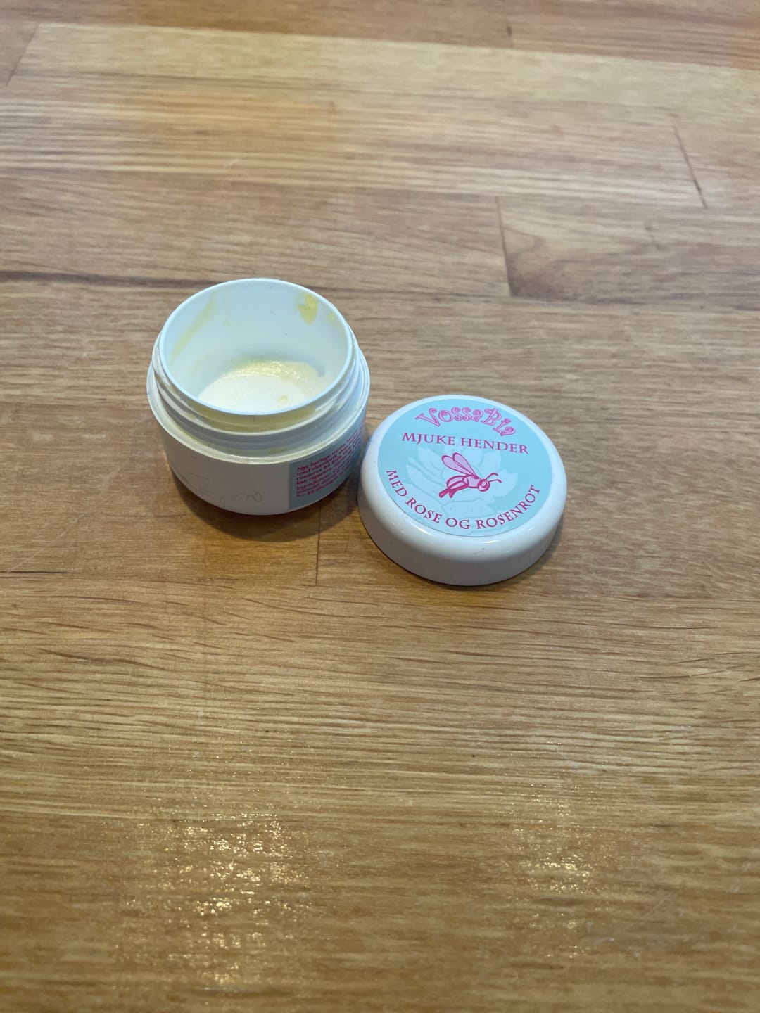 Reseña fotográfica de un cliente sobre Manos suaves - con rosa y raíz de rosa