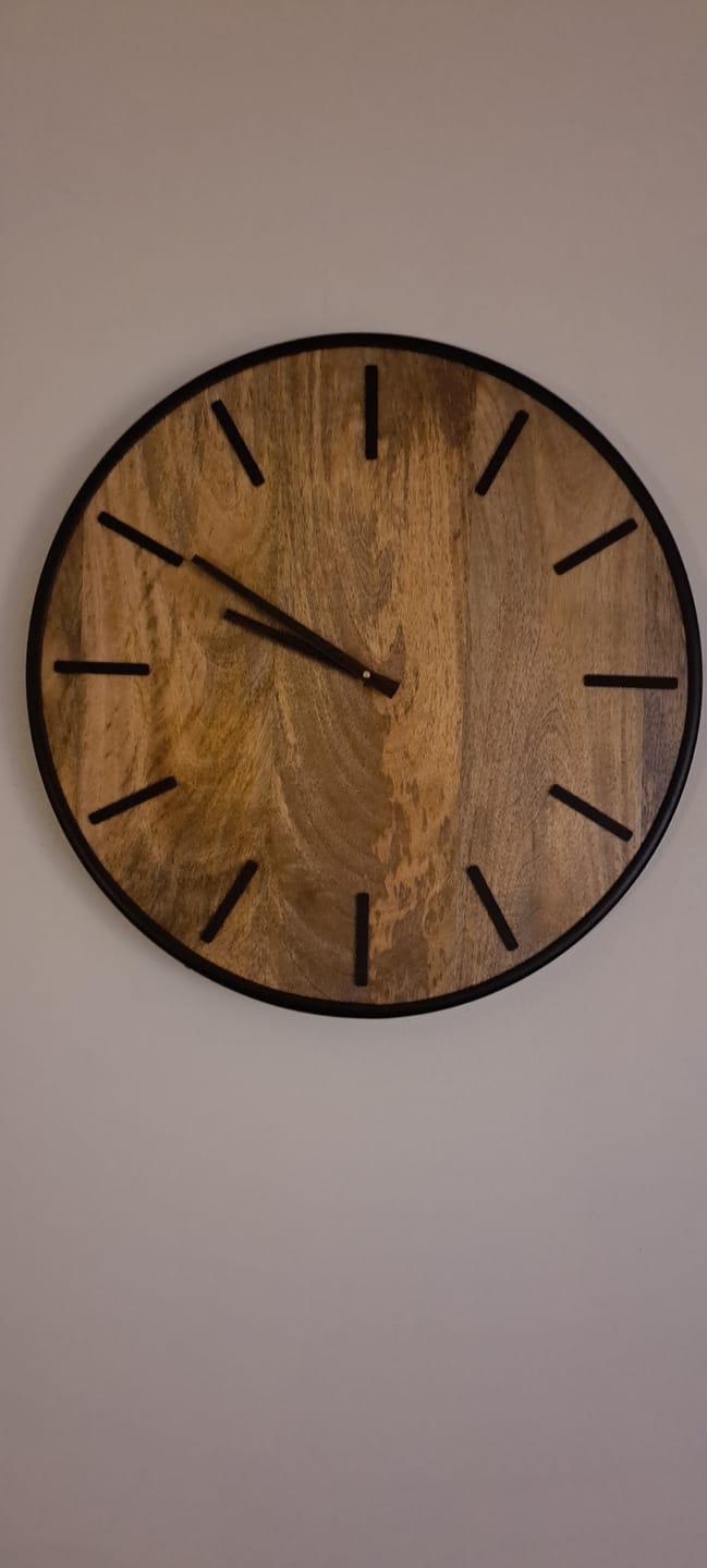 Customer photo review of Klok Wandklok industrieel | Mangohout Staal | ø 50cm