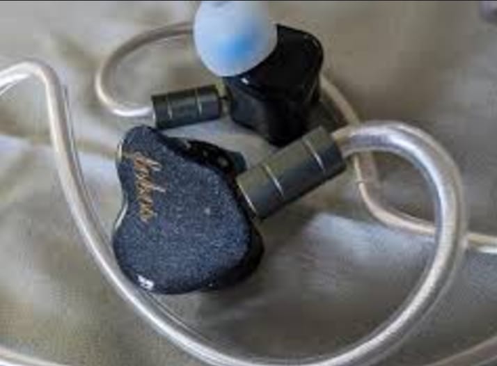 Customer photo review of Hisenior Audio Mega5-EST In-Ear Headphones