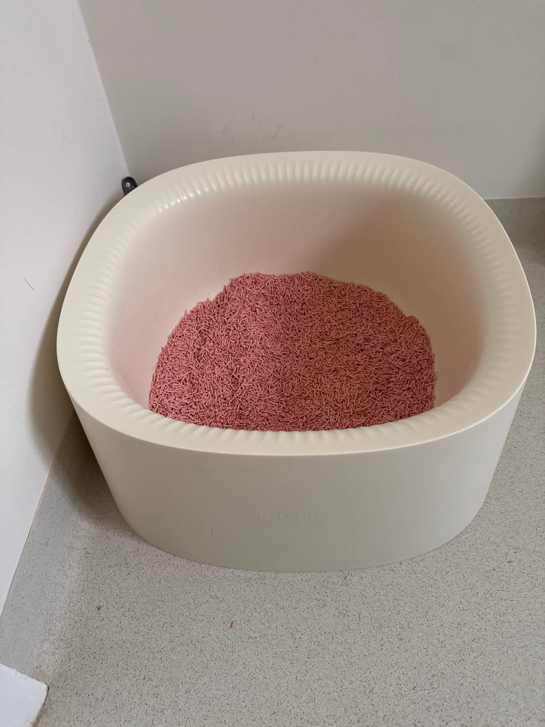 Customer photo review of Michu Tofu Cat Litter Gen3 - Natural Clumping Tofu-Based Formula - Value Box 5 kg