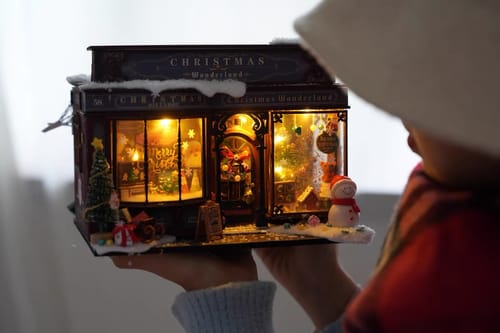 Customer photo review of Christmas Wonderland DIY Miniature Dollhouse Kit