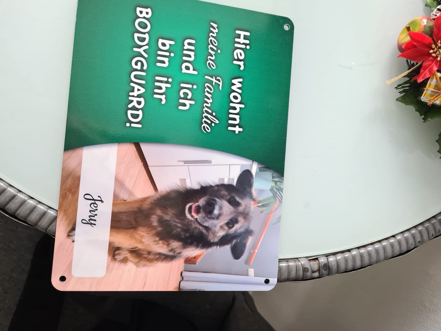 Customer photo review of Hunde-Türschild mit Foto & Wunschtext (UV- UND WETTERFEST) - Angebot beim Kauf eines 2. Schildes