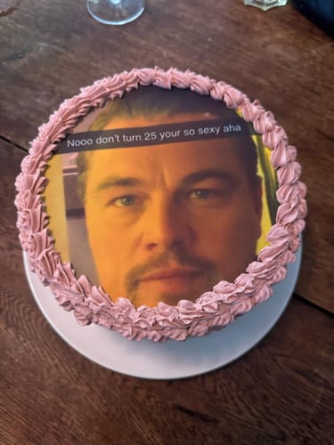 Customer photo review of 20 cm Pre-cut Circle Custom Edible Icing Image