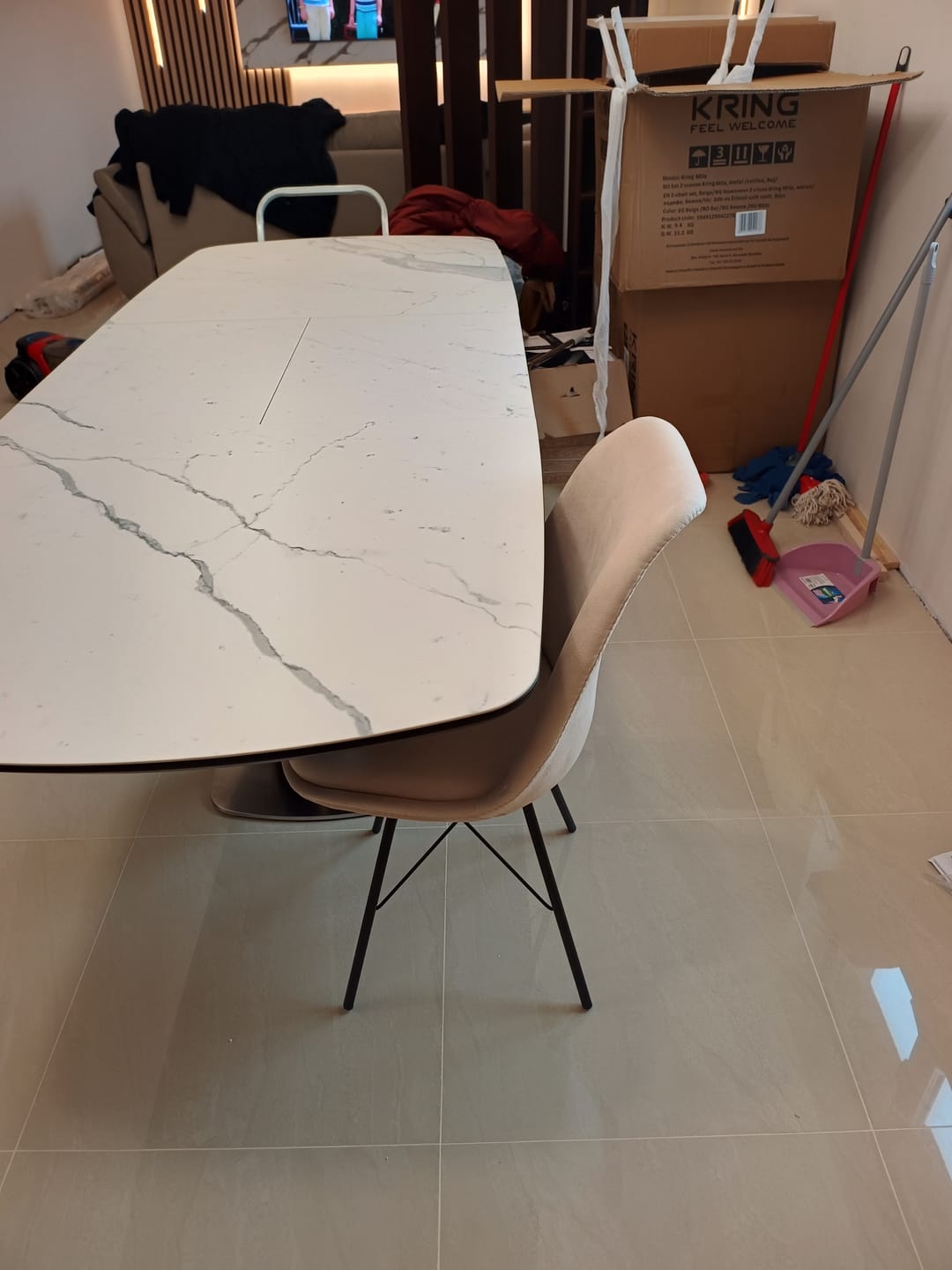 Customer photo review of Masa extensibila ARMANI, alb cu efect de marmura/negru, 160/220x90x76 cm