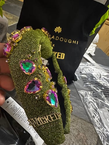 Customer photo review of EARTH LELE SADOUGHI X WICKED ELPHABA KNOTTED CRYSTAL SHIMMER HEADBAND