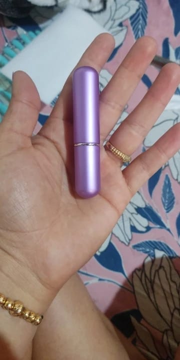 Customer photo review of Enamel-Coated Atomizer 5ml Perfume Bottle Refillable — Black | KIMLUD