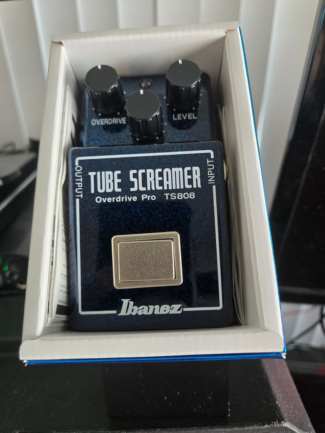 Customer photo review of Ibanez TS80845TH Tube Screamer (s/n 1572, Limited Edition Sapphire Blue Sparkle)