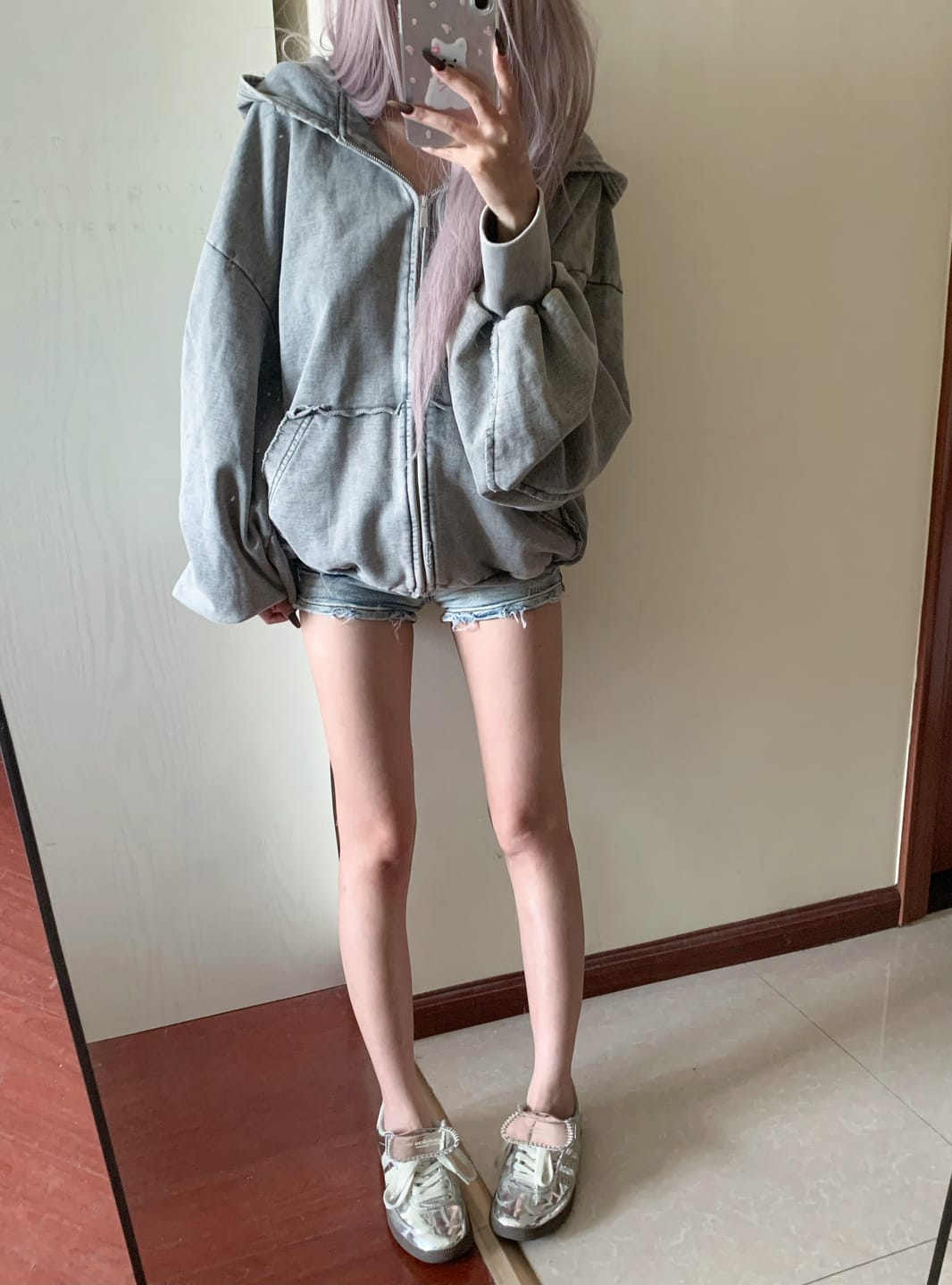 Customer photo review of Rase le sol Graphic Cross Hooded Sweatshirt