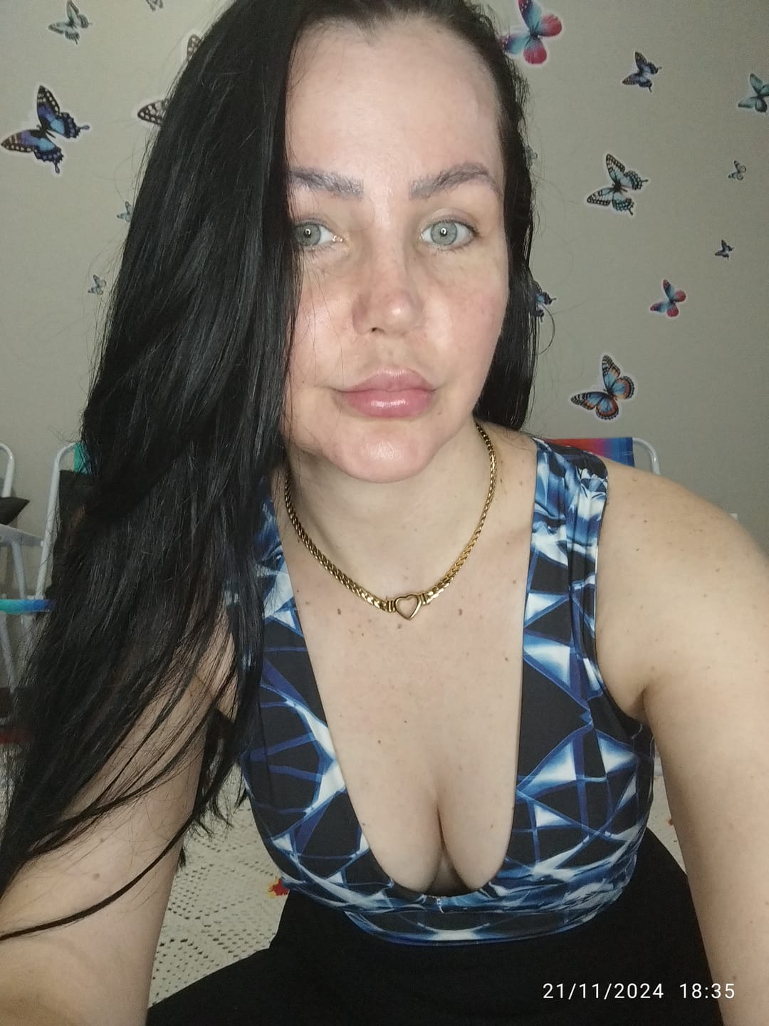 Customer photo review of Colar Gargantilha Coração Minimalista Banhado em Ouro 18K