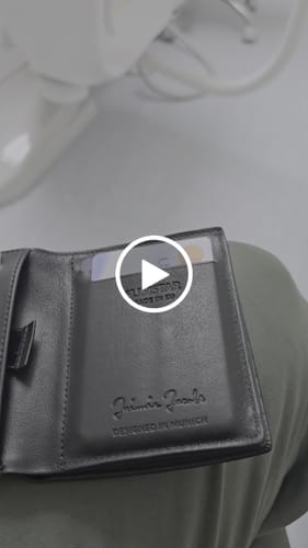 Customer video review of Slimstar - slim wallet with large coin pocket