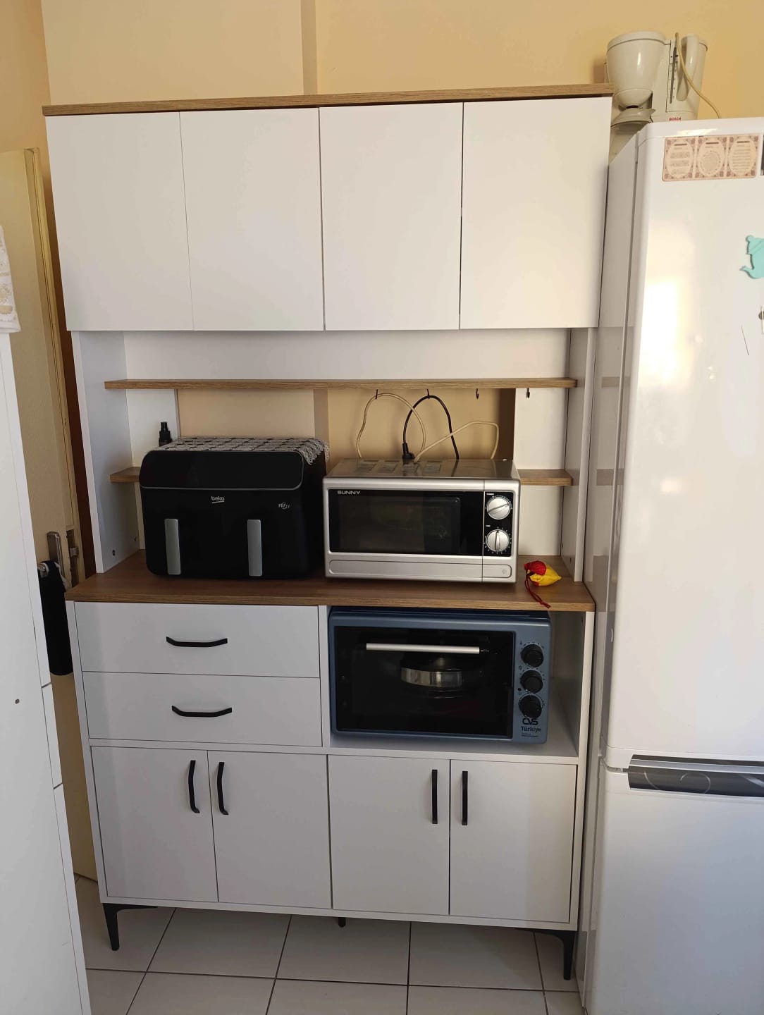 Customer photo review of Rani JE179 Çok Amaçlı Dolap 8 Kapaklı 2 Çekmeceli Kiler Mutfak Dolabı Beyaz - Sepet Ceviz