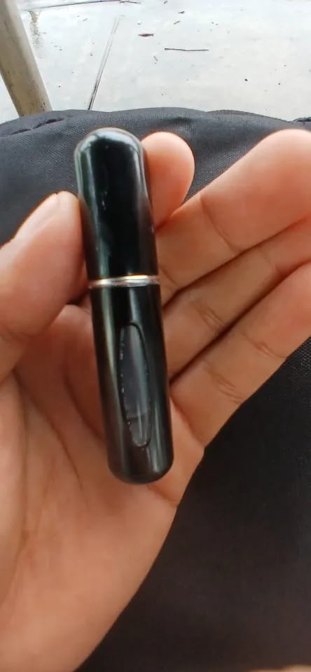 Customer photo review of Enamel-Coated Atomizer 5ml Perfume Bottle Refillable — Black | KIMLUD
