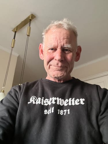 Customer photo review of Schwarzes Sweatshirt mit weißem Aufdruck Kaiserwetter 1871, Deutsches Kaiserreich