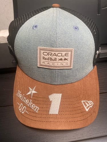 Customer photo review of Gorro Verstappen Red Bull Racing Edición Especial Austin GP