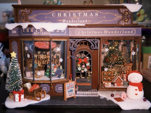 Customer photo review of Christmas Wonderland DIY Miniature Dollhouse Kit