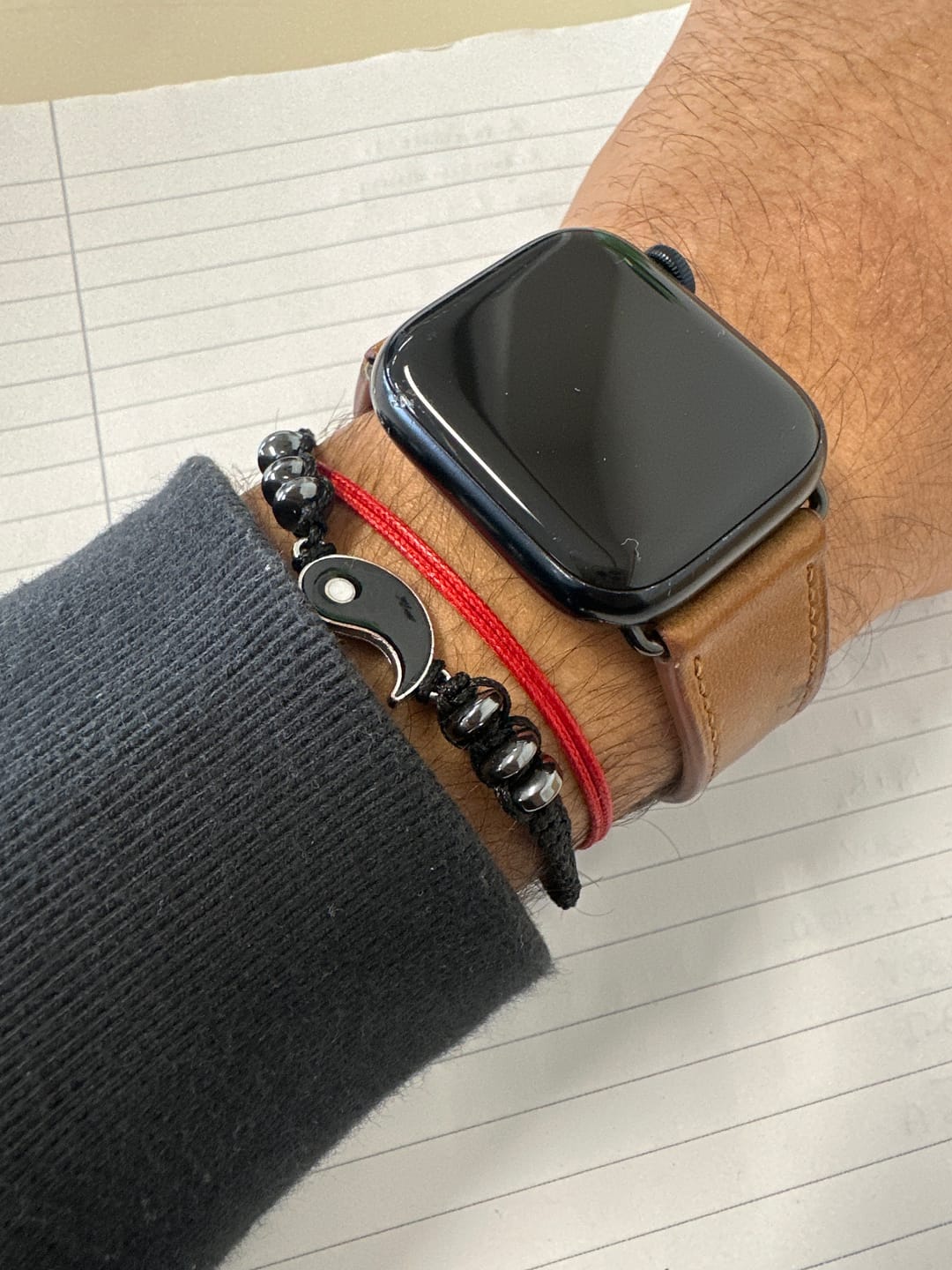 Customer photo review of Buddha Stones 2-teiliges Yin-Yang-Hämatit-Paar-Armband