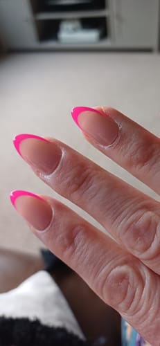 Customer photo review of Pink Pop - Press On Nails