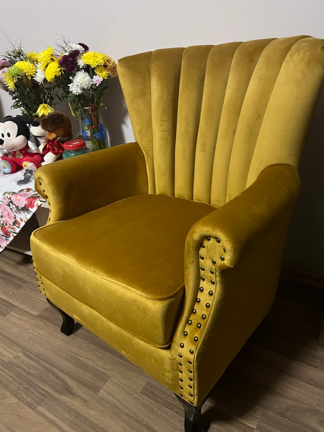 Customer photo review of Fotoliu TITAN, galben mustar/negru, stofa catifelata/lemn, 73x70x87 cm