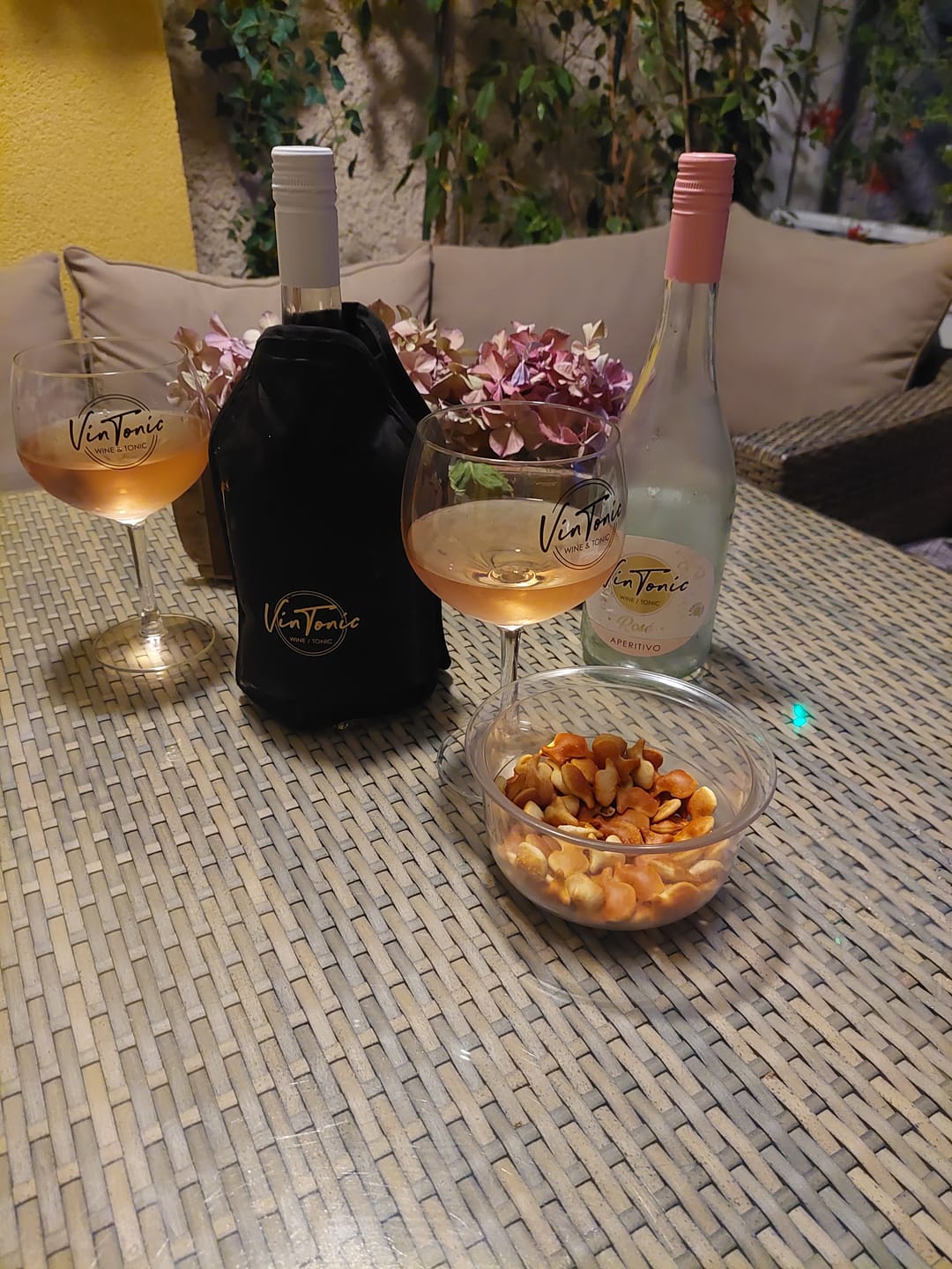Customer photo review of VinTonic Rosé  | 6 x 0,75 L