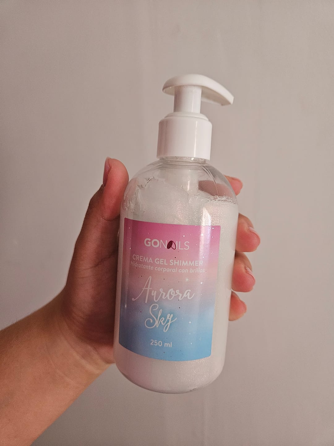 Customer photo review of Crema Gel Shimmer - Hidratante Corporal con Brillos Aurora Sky 250 ml