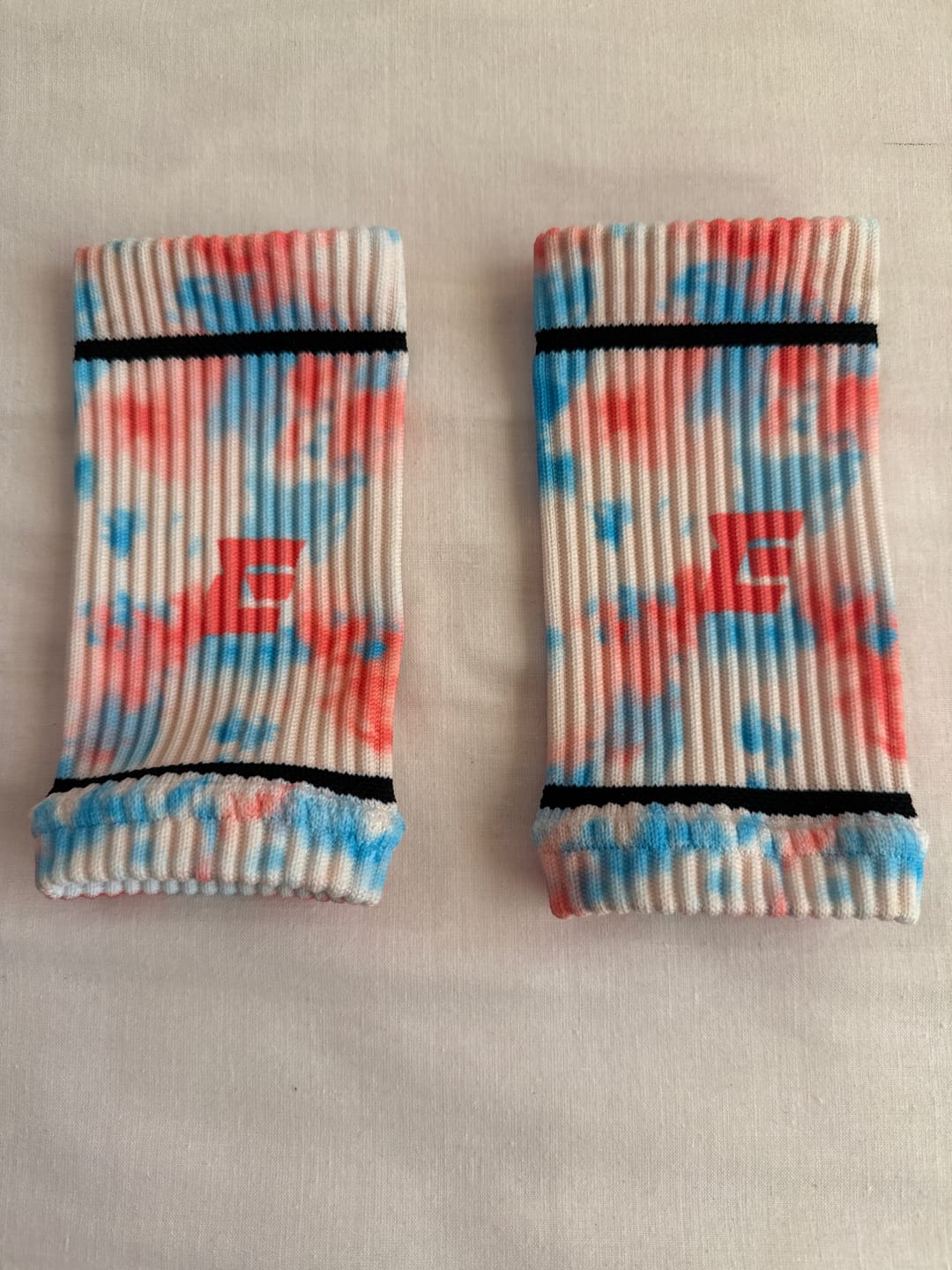 Customer photo review of Muñequeras Cross Training Nebula Naranja