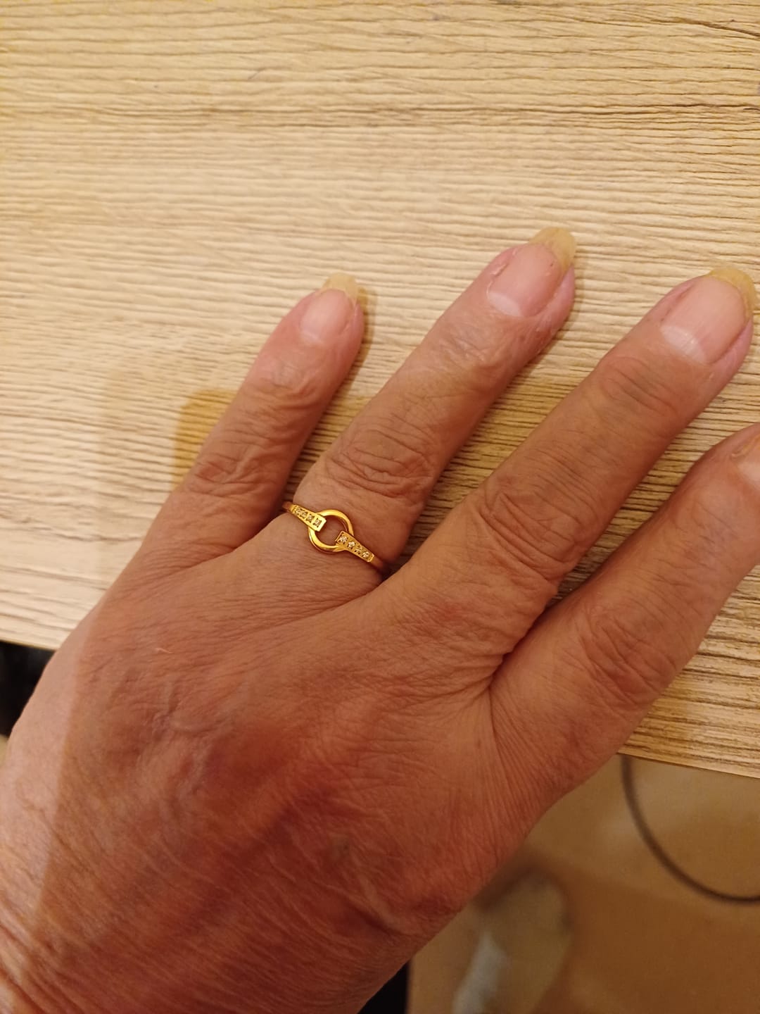 Customer photo review of Circle Ring | 18K vergoldet