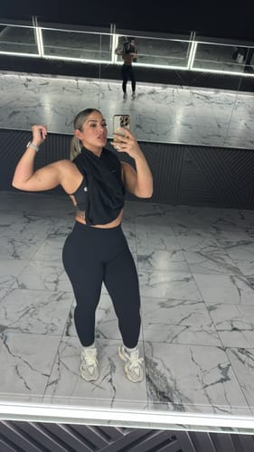 Customer photo review of New Balance 9060 Black