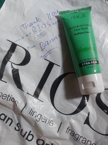 Customer photo review of Vince Acne And Oil Clear Face Wash 75ml