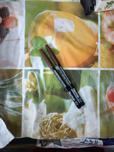 Customer photo review of Flormar Waterproof EyeLiner Pencil