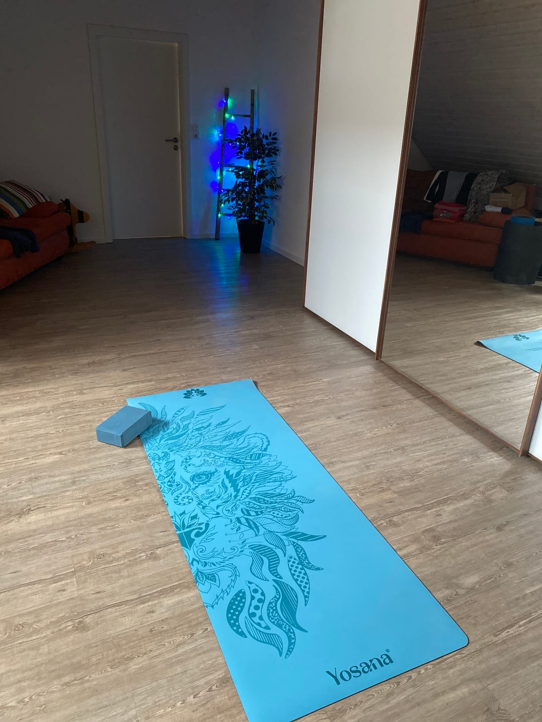 Customer photo review of Yogamatte Studioline Ultra-Grip "Blue Lion" inkl. Tragegurt