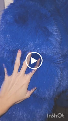 Customer video review of MUFFIN-BLUE FAUX FUR JACKET