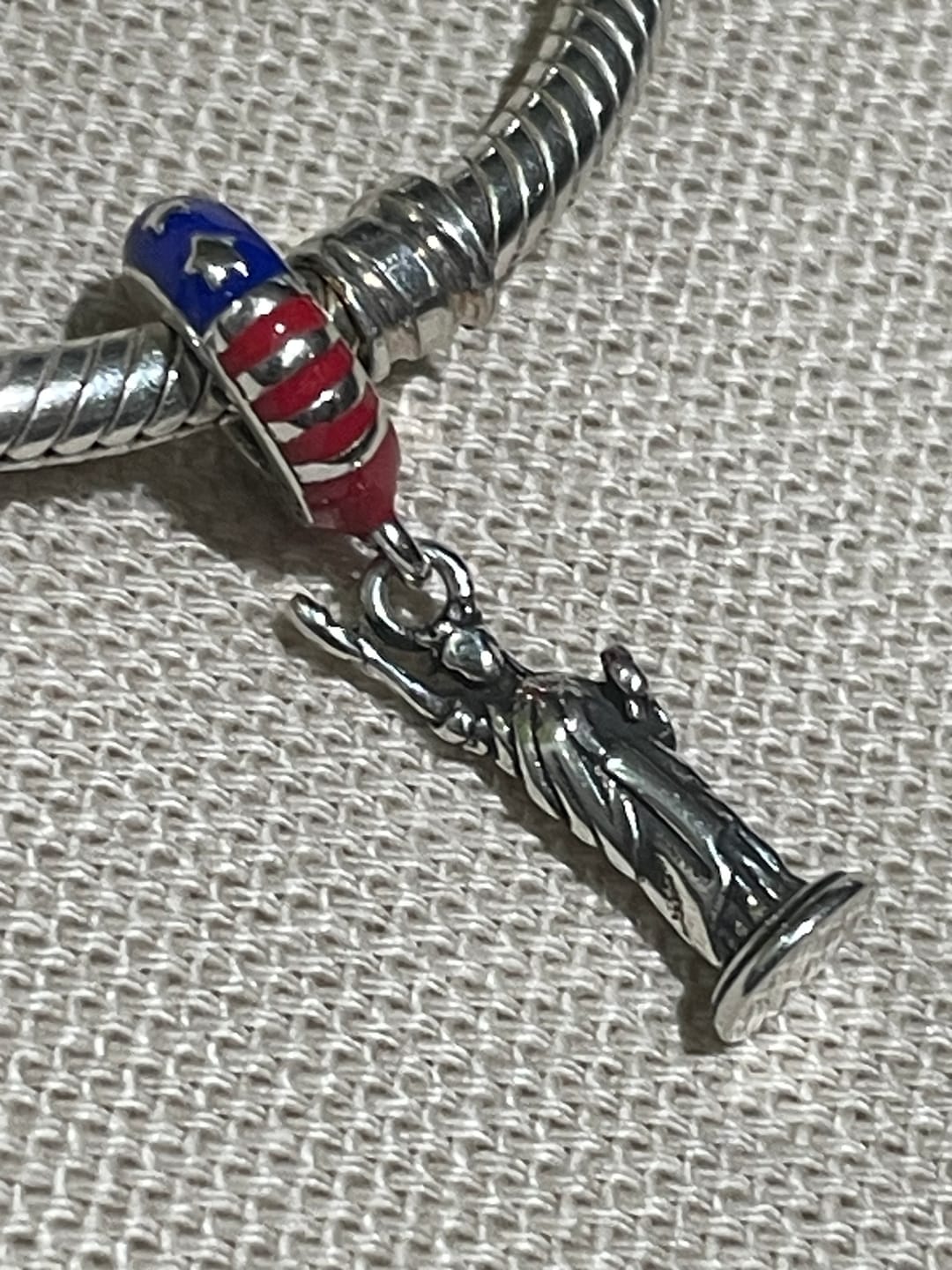 Customer photo review of Charm Estatua de la Libertad