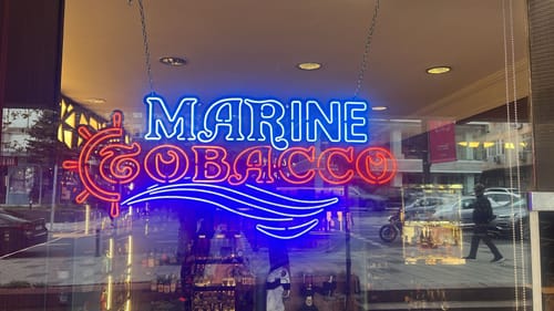 Customer photo review of Kişiye Özel Neon Duvar Dekoru