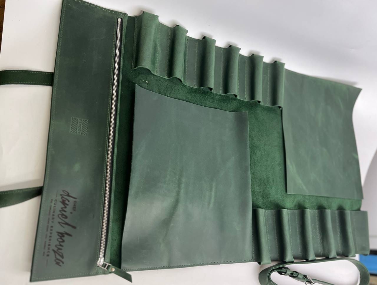 Customer photo review of The Professional's Leather Knife Roll