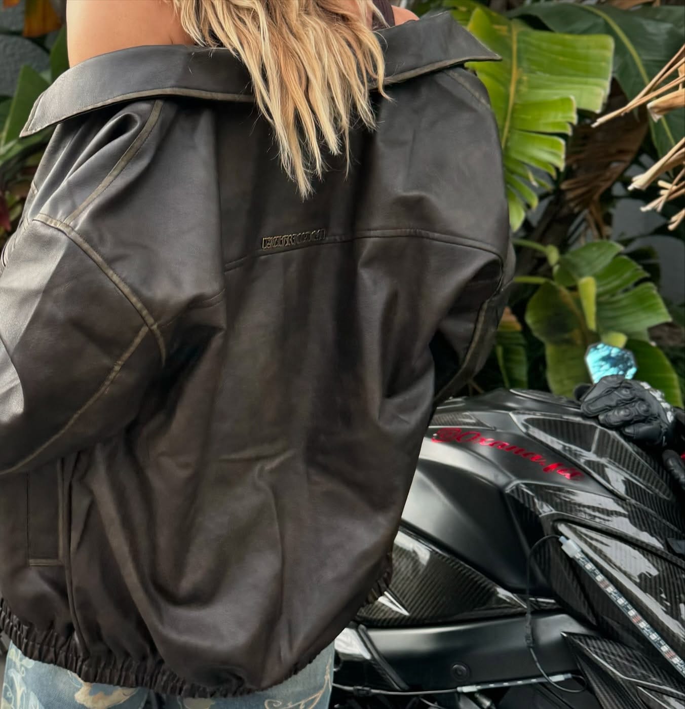 Customer photo review of Aelfric Eden Vintage Leather Jacket